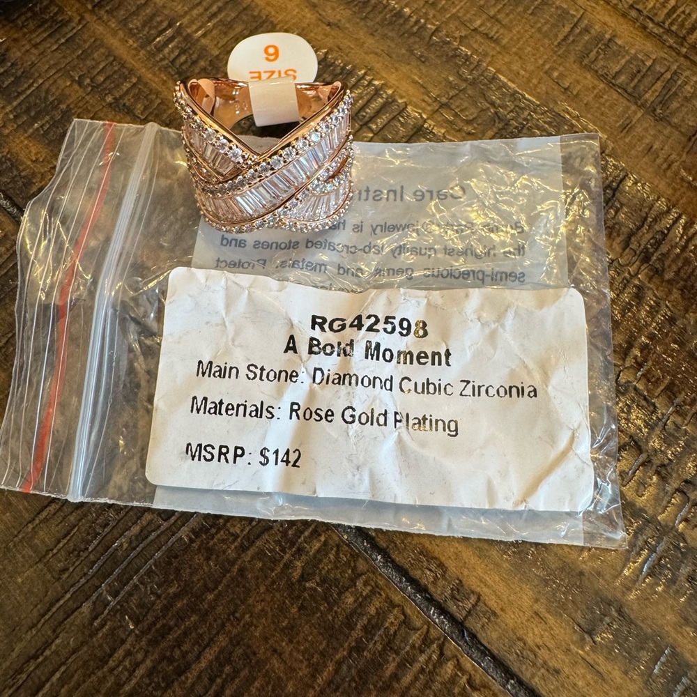 BP April collection size 6 - Picture 2 of 3